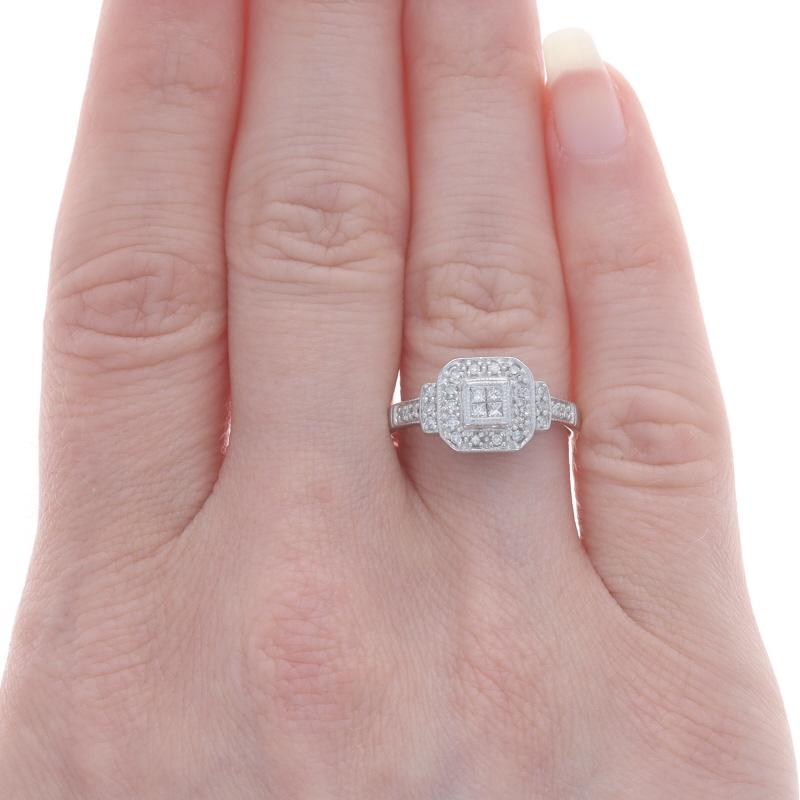 Verlobungsring aus Weißgold mit Diamant-Cluster-Halo-Ring, 10k Prinzessin und Einzelschliff .30ctw, Diamant (Carréschliff)