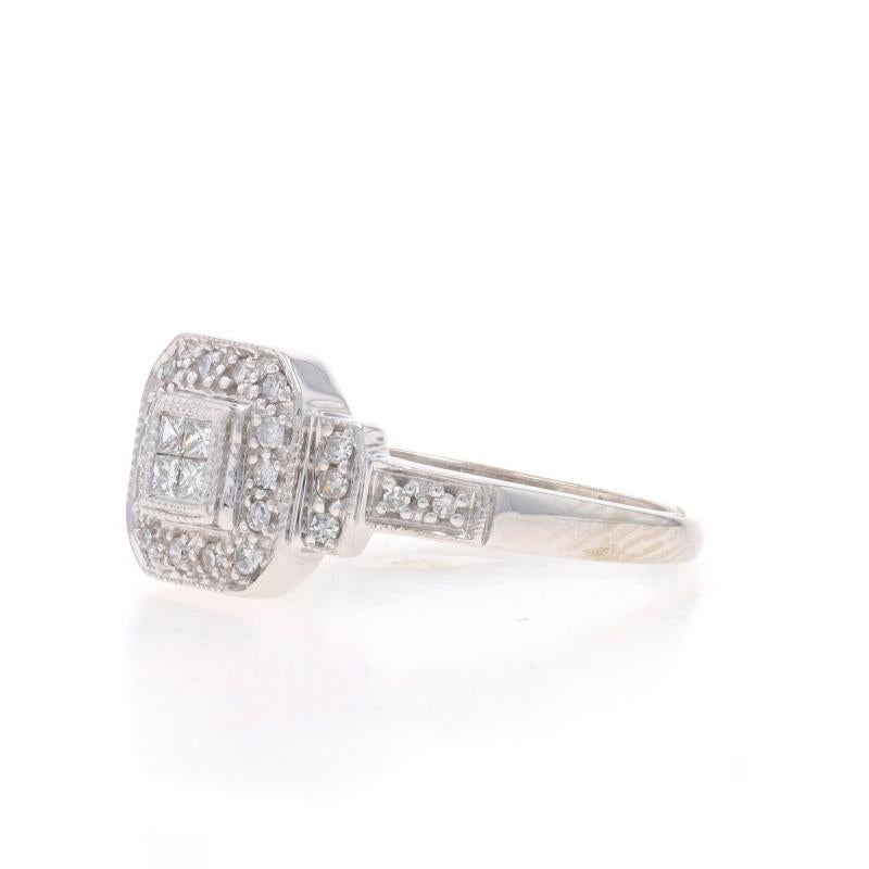 Verlobungsring aus Weißgold mit Diamant-Cluster-Halo-Ring, 10k Prinzessin und Einzelschliff .30ctw, Diamant im Zustand „Hervorragend“ in Greensboro, NC