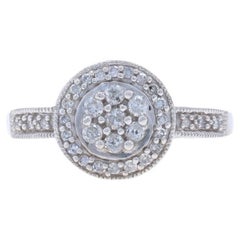 Verlobungsring aus Weißgold mit Diamant-Cluster-Halo-Ring - 10k rund .25ctw Milgrain
