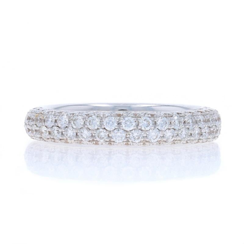 Taille : 5 1/4
Frais de taille : Up&Up 2 tailles pour $80

Contenu métallique : Or blanc 18k

Informations sur les pierres

Diamants naturels
Carat(s) : .91ctw
Coupe : Brillant rond
Couleur : F - G
Clarté : VS1 - VS2

Total des carats :