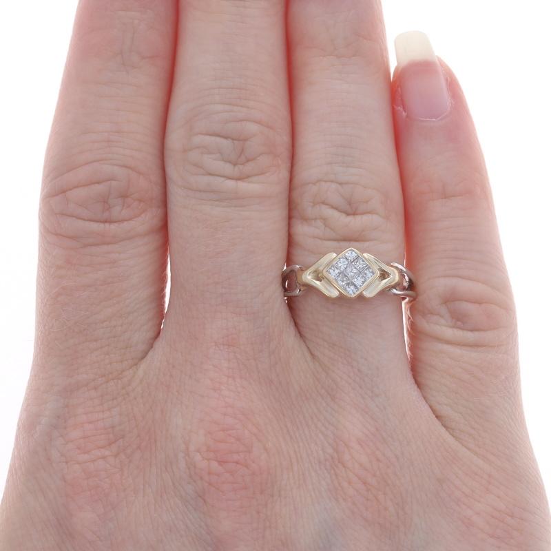Diamant-Cluster-Ring aus Weißgold - 14k Prinzessin .33ctw (Carréschliff) im Angebot