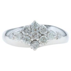 Weißgold-Diamant-Cluster-Ring - 14k Runde Brillant .70ctw