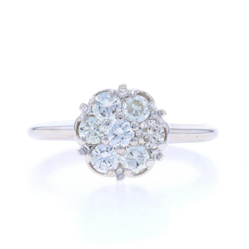 Größe: 7
Gebühr für Größenanpassung: 3 Größen hoch für $50 oder 2 Größen runter für $40

Metall Inhalt: 14k Weißgold

Informationen zu Stein

Natürliche Diamanten
Karat(e): .84ctw
Schliff: Runder Brillant
Farbe: H - I
Reinheit: VS1 - VS2

Karat
