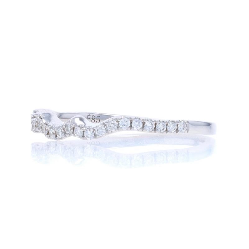 Alianza de oro blanco con contorno de diamante -14k Anillo de guardia redondo brillante .18ctw Corte redondo en venta
