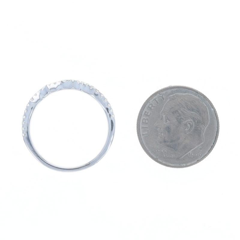 De las mujeres Alianza de oro blanco con contorno de diamante -14k Anillo de guardia redondo brillante .18ctw en venta