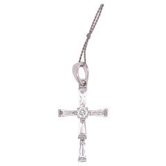 Pendentif croix en or blanc avec diamants de 1,07 carat