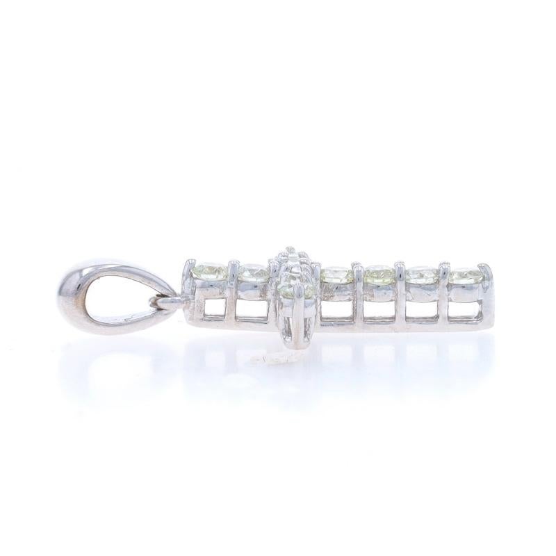 Taglio rotondo White Gold Diamond Cross Pendant - 14k Round Brilliant .75ctw Faith in vendita