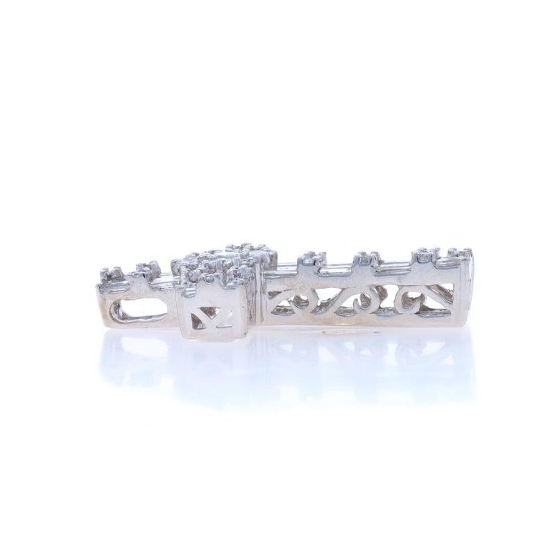 Taglio rotondo Ciondolo a croce in oro bianco - 14k Brilliante rotondo e Baguette 1,29ctw Fede in vendita