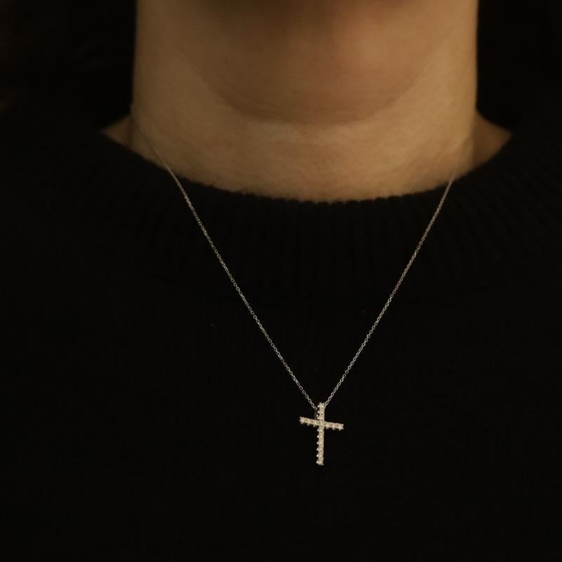 Collar Cruz Diamante Oro Blanco 14k Redondo .33ctw Faith Ajustable Corte redondo en venta