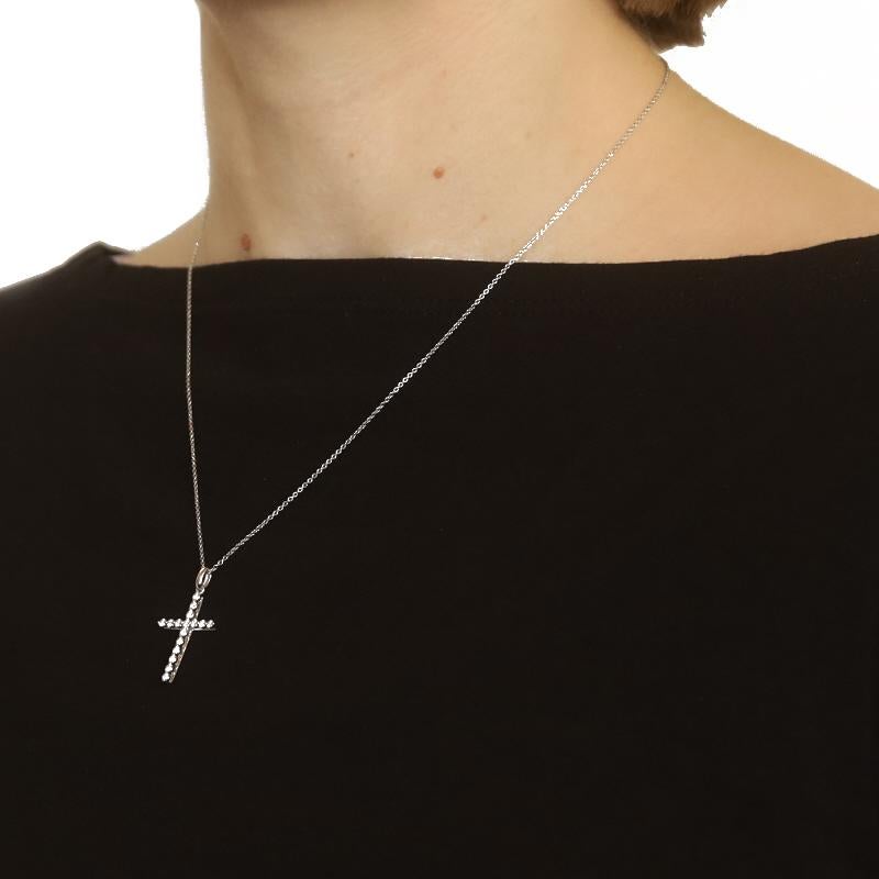 White Gold Diamond Cross Pendant Necklace 18