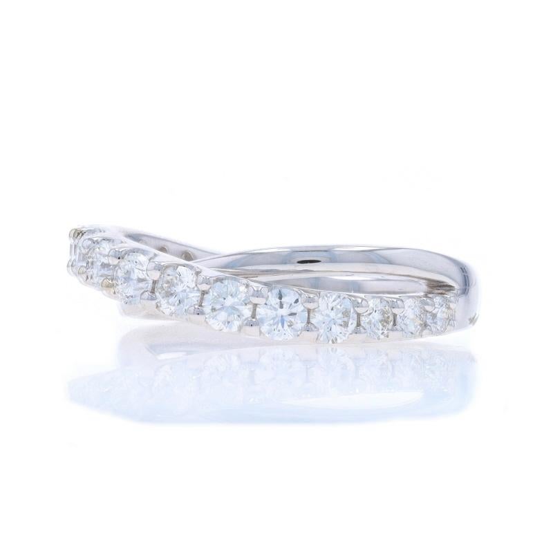Bague croisée en or blanc 14 carats avec diamants ronds brillants de 1,04 carat Neuf - En vente à Greensboro, NC