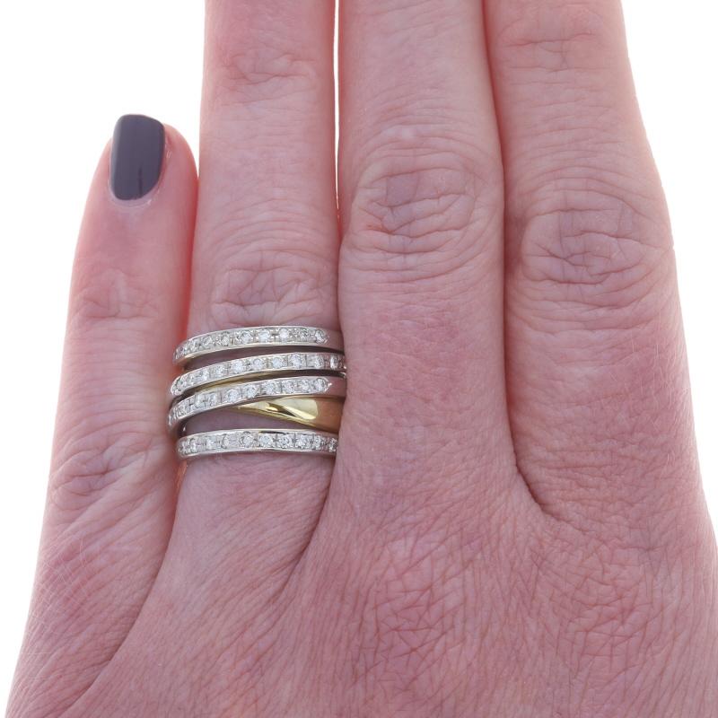 Taille ronde Bandeau croisé en or blanc avec diamant - 18k Round Brilliant .66ctw Ring Sz 6 en vente