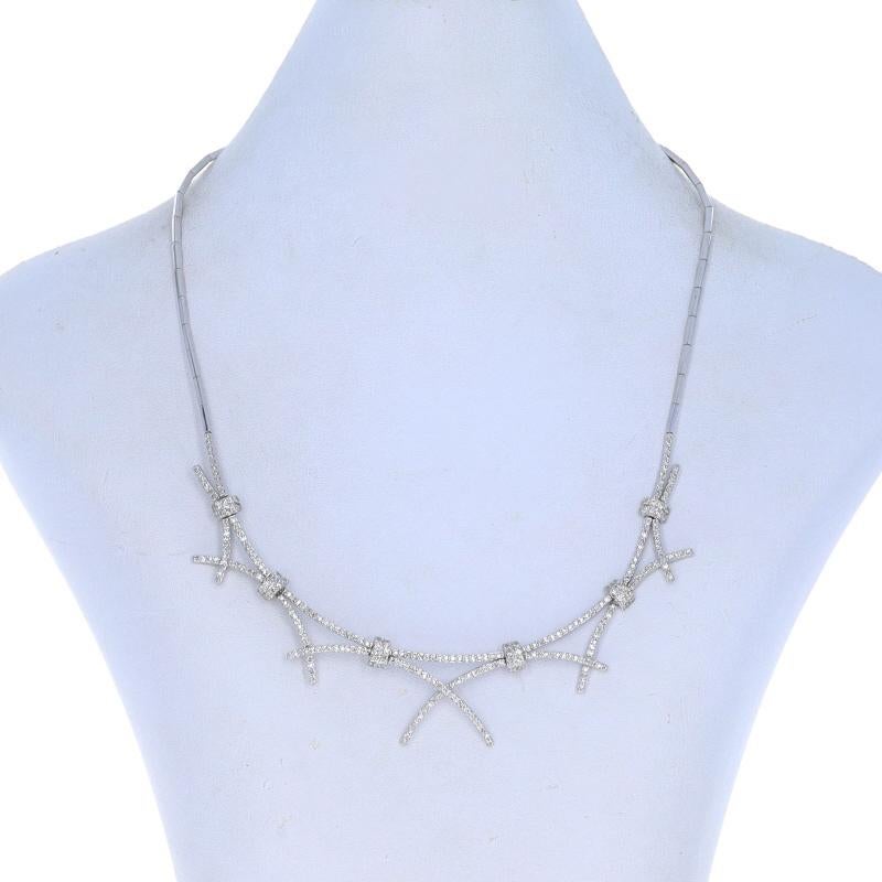 Taille ronde Collier à maillons croisés en or blanc 16