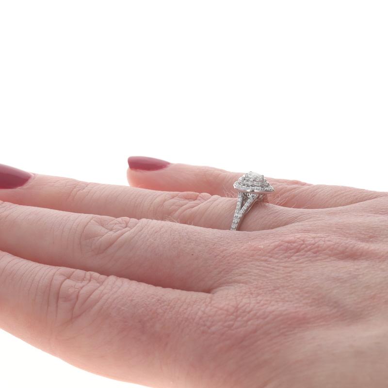 Weißgold-Diamant-Doppel-Halo-Verlobungsring - 10k Birne & einzeln .33ctw Damen im Angebot