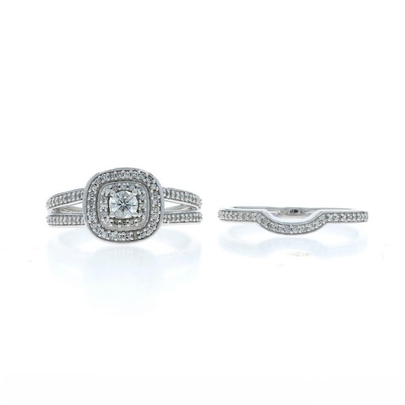 Donna Anello di fidanzamento e fede nuziale a doppio anello con diamante in oro bianco - 10k Round .50ctw in vendita