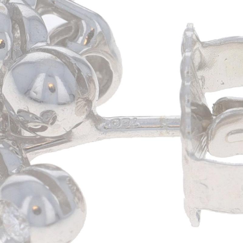 Donna Orecchini a goccia con diamanti in oro bianco 18k a brillante rotondo da 0,50ctw con bolla forata in vendita