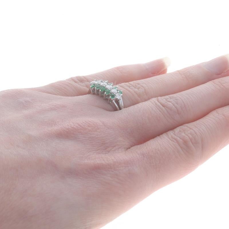Weißgold Diamant Smaragd Cluster Ring - 14k Runde Brillant .76ctw Damen
