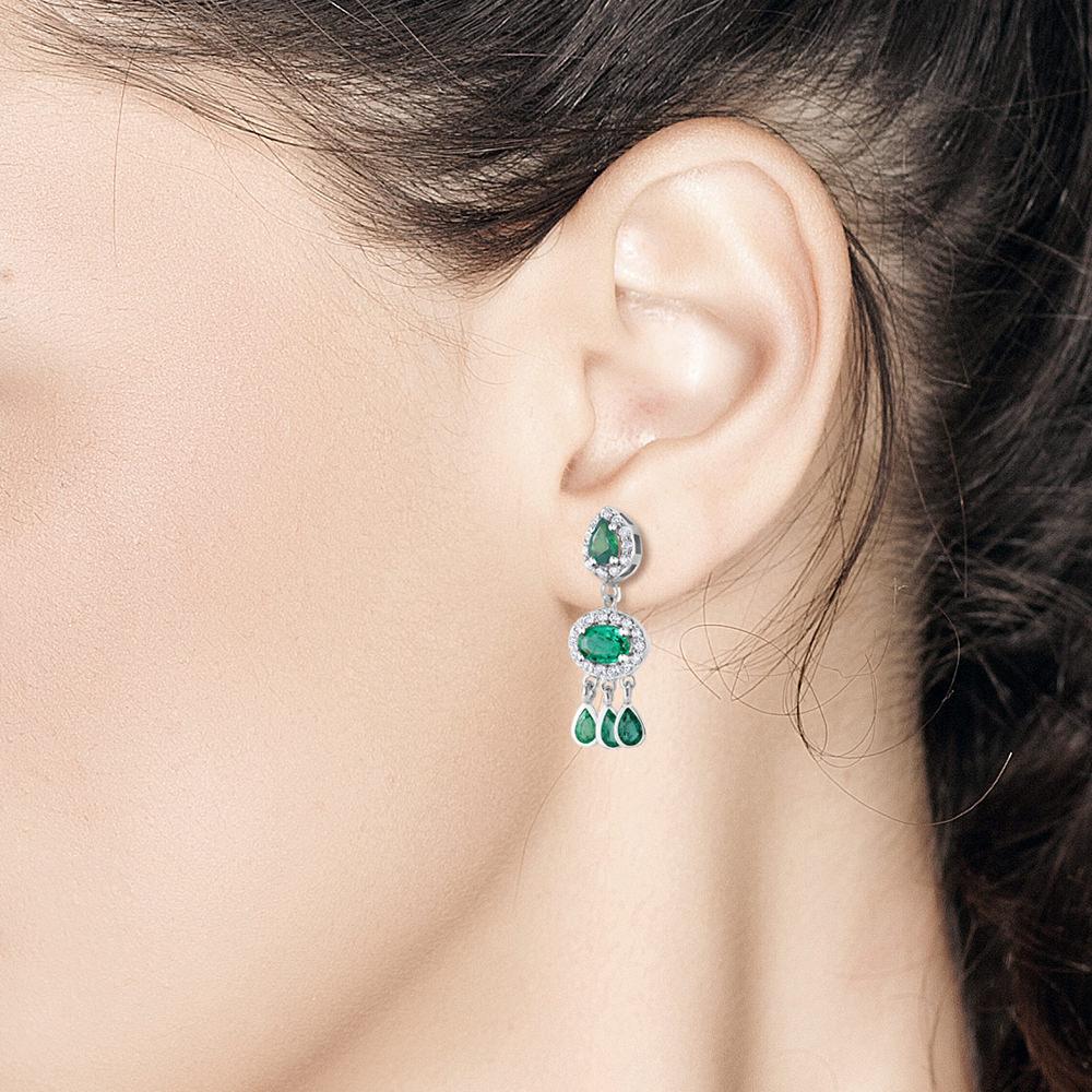 Diamond and Emerald Drop Dangle Eighteen Karat White Gold Earrings  In New Condition In New York, NY