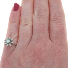 Bague double halo en or blanc, diamant émeraude vintage - 14k Round .56ctw Floral