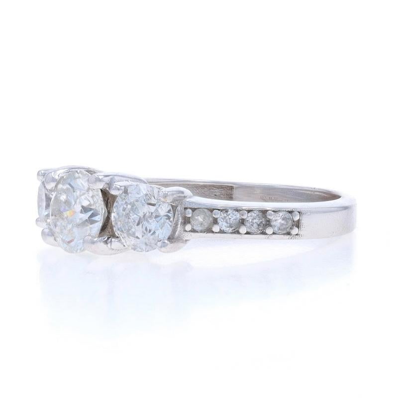 Anello di fidanzamento con diamante in oro bianco - 14k Brilliante rotondo 1,62ctw a tre pietre In condizioni ottime in vendita a Greensboro, NC