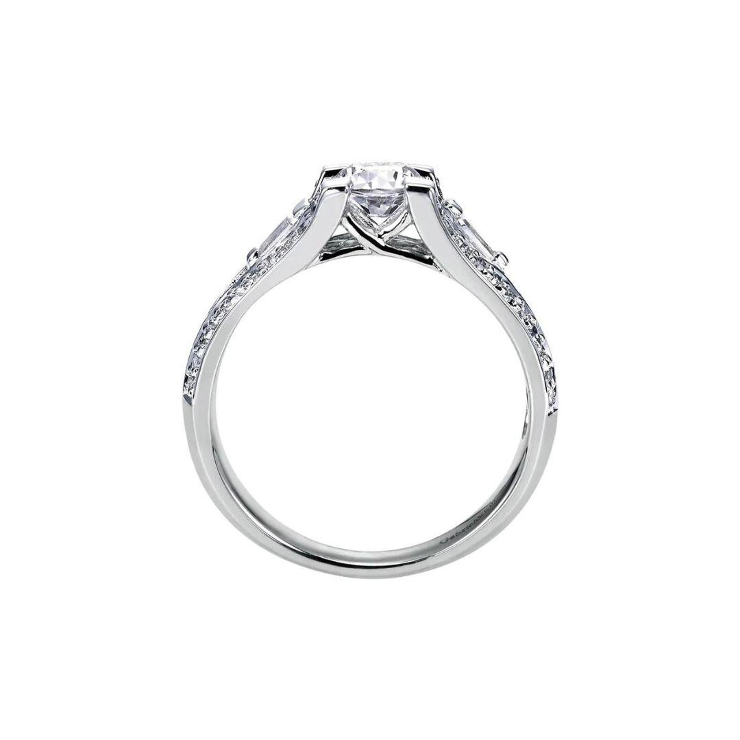 White Gold Diamond Engagement Ring In New Condition For Sale In Stamford, CT