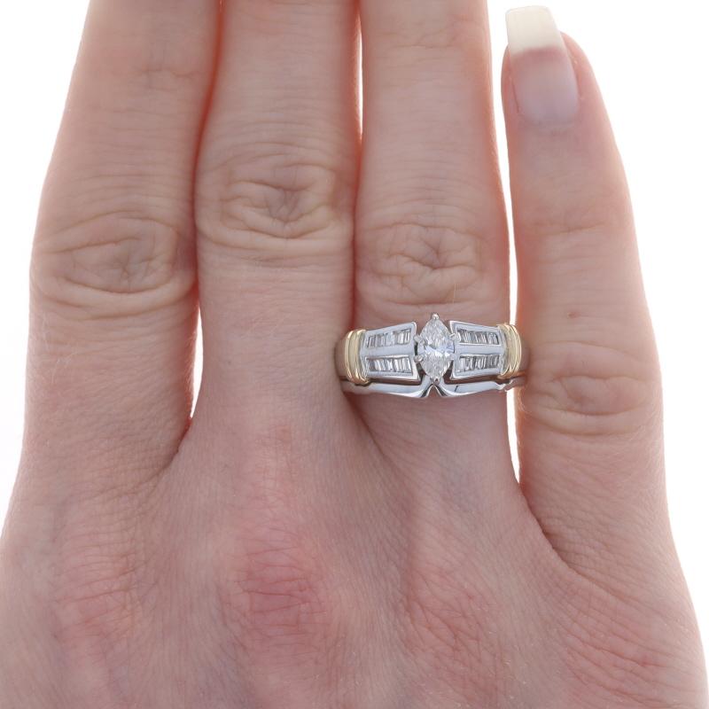 Taglio marquise Anello di fidanzamento e fede in oro bianco - 14k Marquise .57ctw in vendita