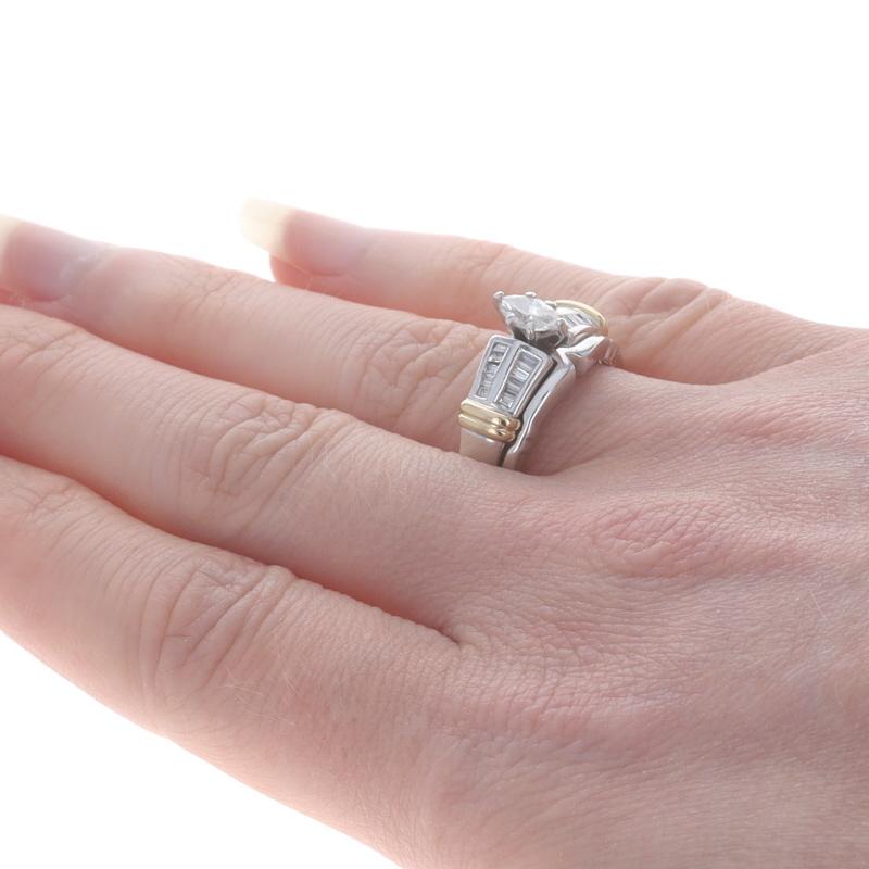 Donna Anello di fidanzamento e fede in oro bianco - 14k Marquise .57ctw in vendita