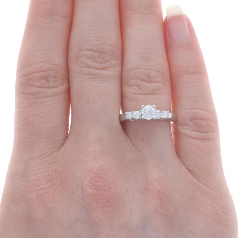 Anello di fidanzamento e fede nuziale in oro bianco - 14k Brilliante rotondo 1,03ctw In condizioni ottime in vendita a Greensboro, NC