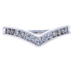 Anneau de mariage en or blanc avec diamant - 10k Round Brilliant .30ctw Guard Ring