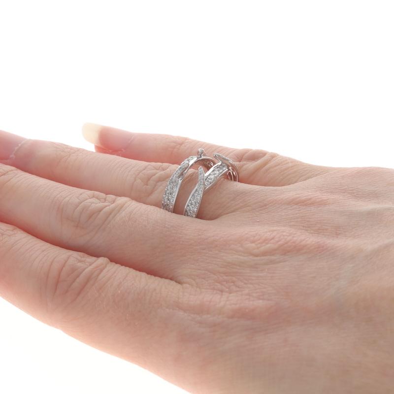 Alliance renforcée par des diamants en or blanc 14 carats, veste portefeuille ronde 2/3 ctw Pour femmes en vente
