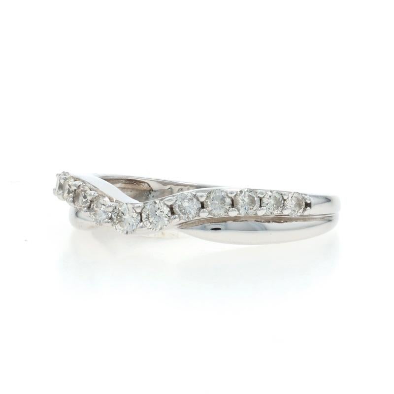 Taille ronde Alliance en or blanc avec diamant - 14k Round Brilliant .50ctw Guard Ring en vente