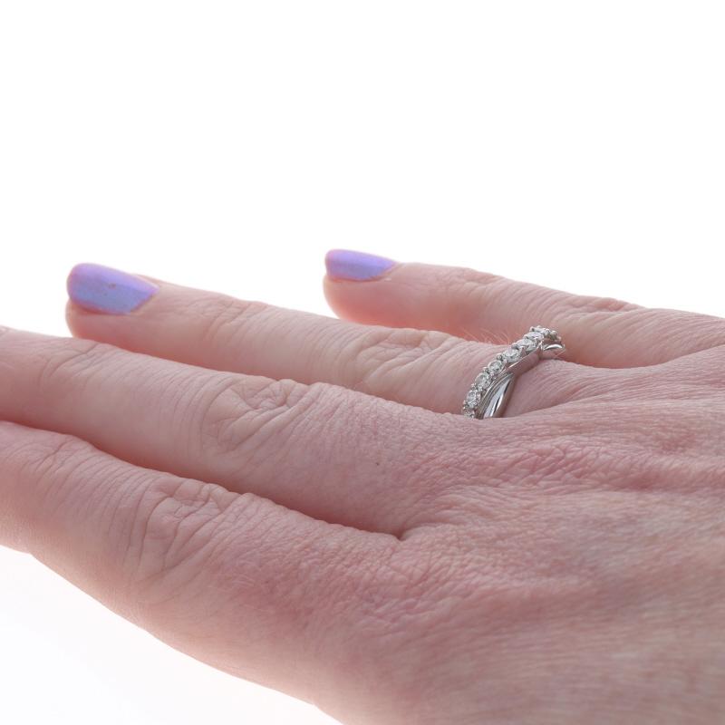 Alliance en or blanc avec diamant - 14k Round Brilliant .50ctw Guard Ring Excellent état - En vente à Greensboro, NC
