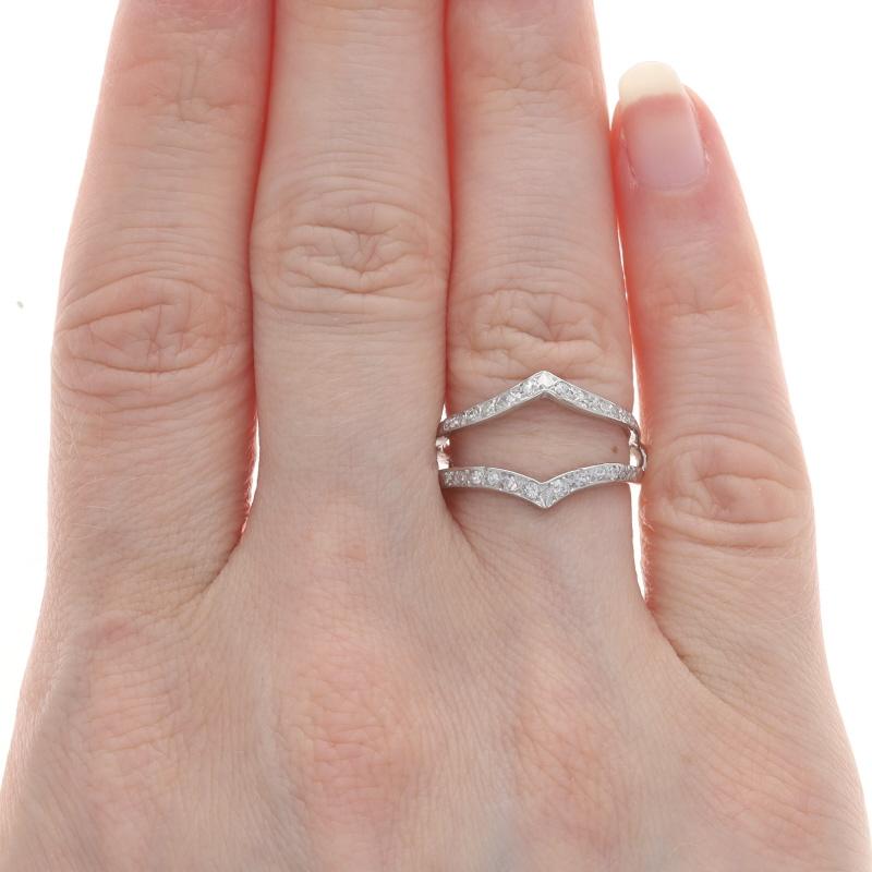 Taille simple Alliance en or blanc avec diamant -14k Single Cut .24ctw Wrap Jacket Ring en vente