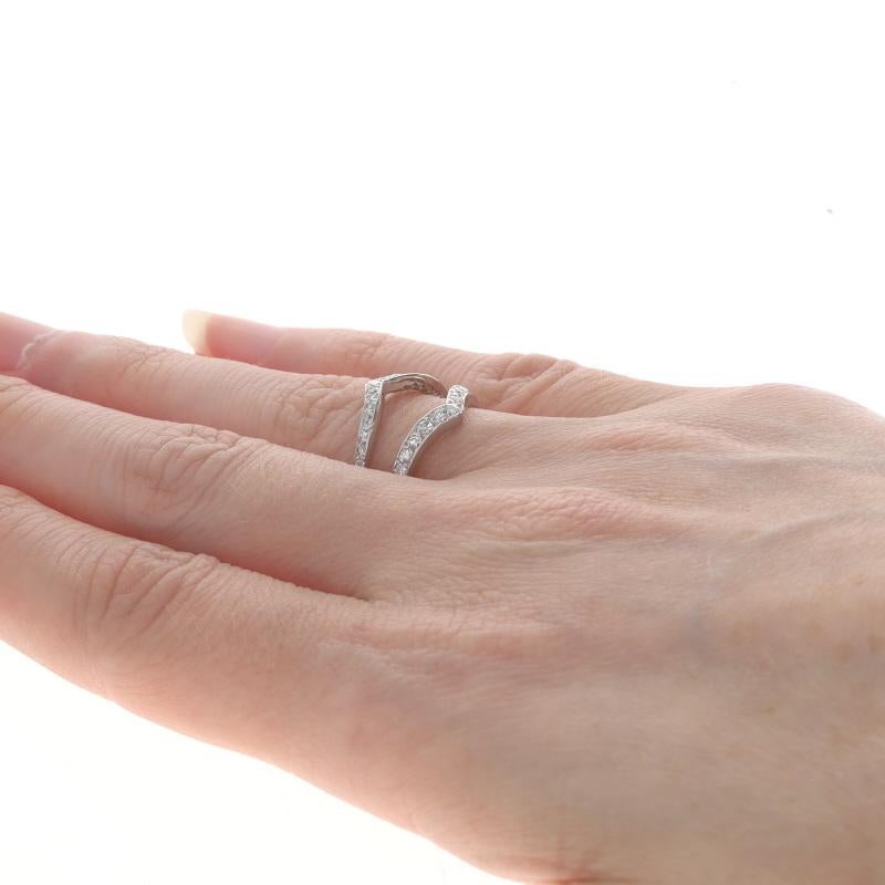 Alliance en or blanc avec diamant -14k Single Cut .24ctw Wrap Jacket Ring Pour femmes en vente
