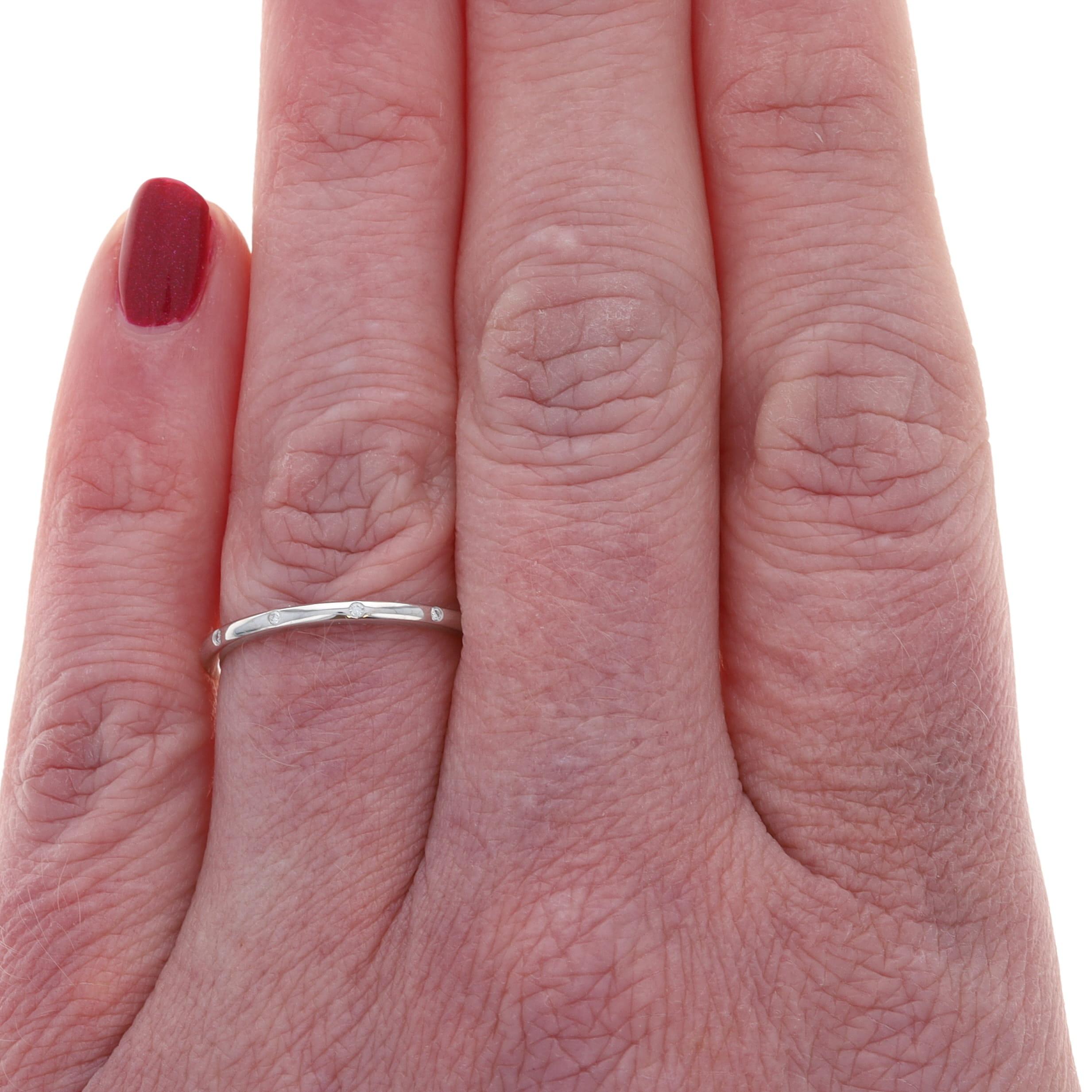 Weißgold Diamant Eternity Band - 14k Runde Brillant stapelbar Ring SZ 7 (Rundschliff) im Angebot