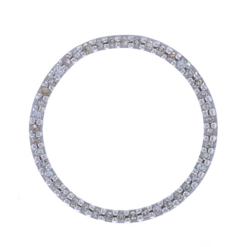 Contenu métallique : Or blanc 10k

Informations sur les pierres

Diamants naturels
Carat(s) : .30ctw
Coupe : Simple
Couleur : K - L.
Clarté : VS2 - SI1

Total des carats : .30ctw

Style : Eternité
Thème : L'amour

Mesures

Haut : 29/32