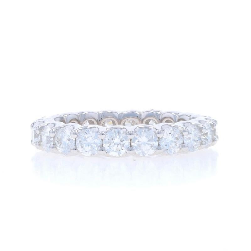 Talla: 6 3/4

Nota: Ponte en contacto con nosotros para solicitar un presupuesto de cambio de tamaño

Contenido de metal: Oro blanco de 14 quilates

Información sobre Stone

Diamantes naturales
Quilate(s) 2,89ctw
Talla: Redondo brillante
Color: G -