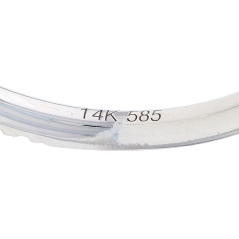 Anillo de Aniversario de Boda de Oro Blanco con Halo de Cinco Piedras - 18k Rd .66ctw en venta 2