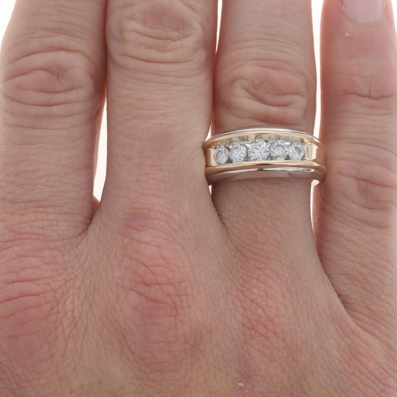 Taglio rotondo Anello da uomo in oro bianco con diamante a cinque pietre 14k Brilliante rotondo 1.00ctw 10 1/2 in vendita