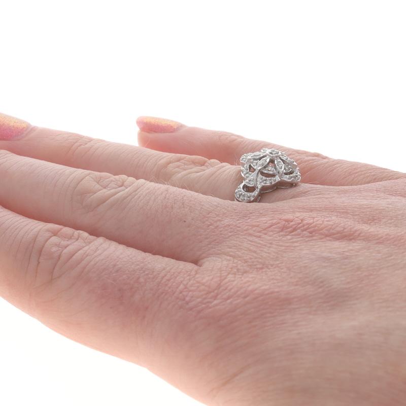 Women's White Gold Diamond Floral Cluster Ring - 14k Single .15ctw For Sale