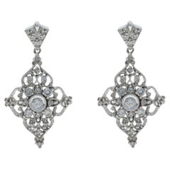Boucles d'oreilles pendantes dentelle florale en or blanc -14k Rd 1.00ctw Medallion Pierced