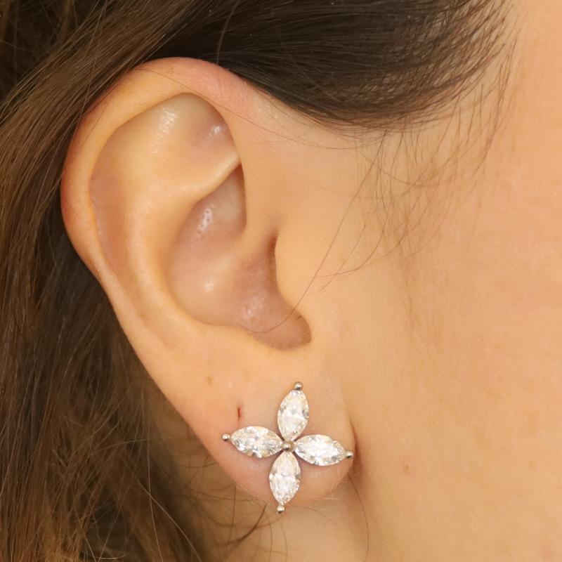 Weißgold Diamond Floral Ohrstecker - 18k Marquise 4,13ctw Blätter durchbohrt (Marquiseschliff) im Angebot