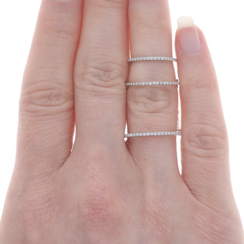 Taille simple Bague en or blanc avec diamant sur tout le doigt -14k Single Ct.33ctw Chain Three Bands Sz ~7 en vente