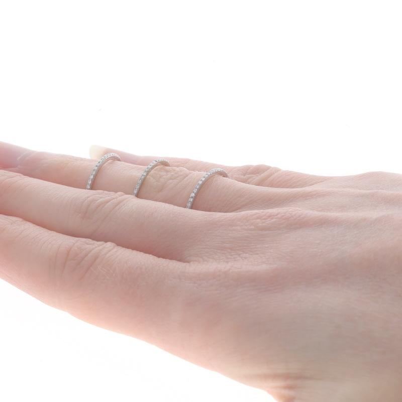 Bague en or blanc avec diamant sur tout le doigt -14k Single Ct.33ctw Chain Three Bands Sz ~7 Pour femmes en vente