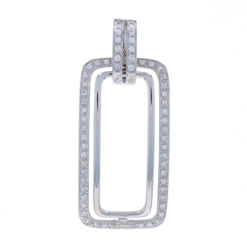 Contenu métallique : Or blanc 14k

Informations sur les pierres

Diamants naturels
Carat(s) : .50ctw
Coupe : Brillant rond
Couleur : H - I
Clarté : SI1 - I1

Total des carats : .50ctw

Thème : Géométrique, rectangles courbés

Mesures

Hauteur (à