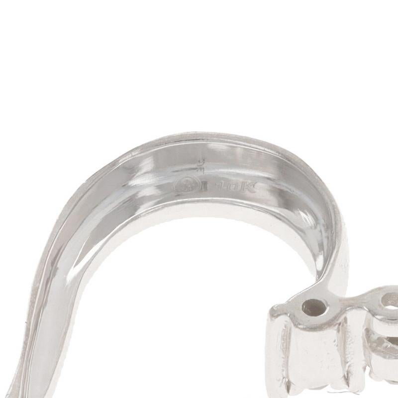 Donna Ciondolo a forma di cuore in oro bianco con diamante graduato - 10k Single Cut .10ctw Love in vendita