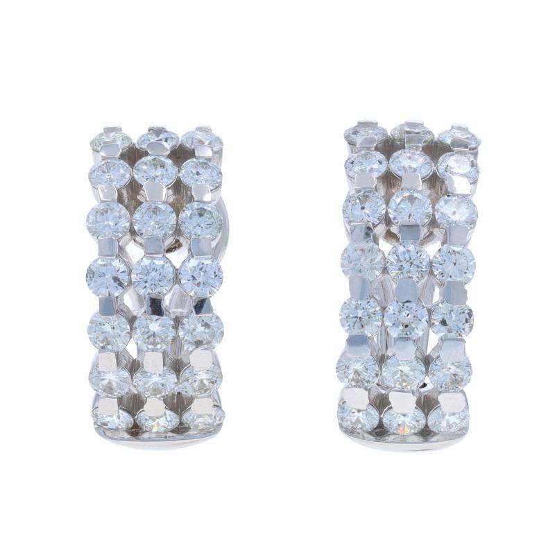 Contenido de metal: Oro blanco de 14 quilates

Información sobre Stone

Diamantes naturales
Quilate(s) 2,50ctw
Talla: Redondo brillante
Color: G - H
Claridad: SI1 - I1

Quilates totales: 2,50ctw

Estilo Medio aro
Tipo de cierre: Cierres