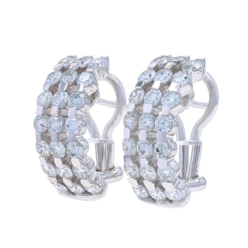 Pendientes de medio aro de diamantes de oro blanco 14k redondos brillantes 2,50ctw perforados en Excelente estado para la venta en Greensboro, NC