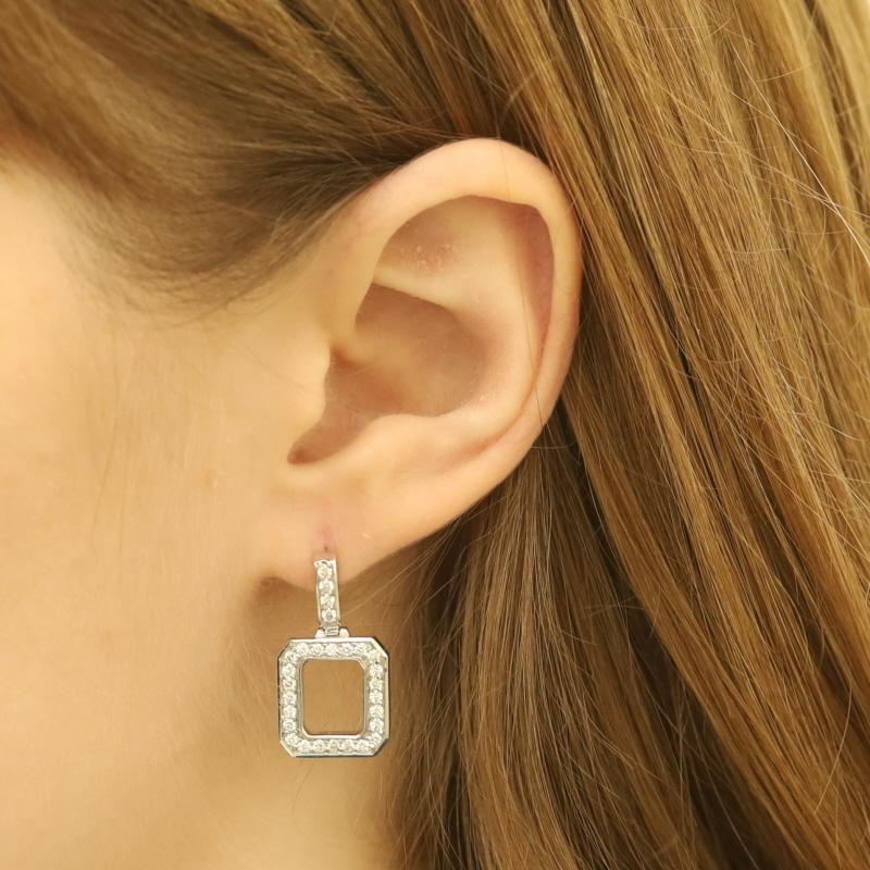 Taglio rotondo Orecchini e collana con diamanti a raggiera in oro bianco da 18 pollici - 18k Rnd 1.68ctw in vendita