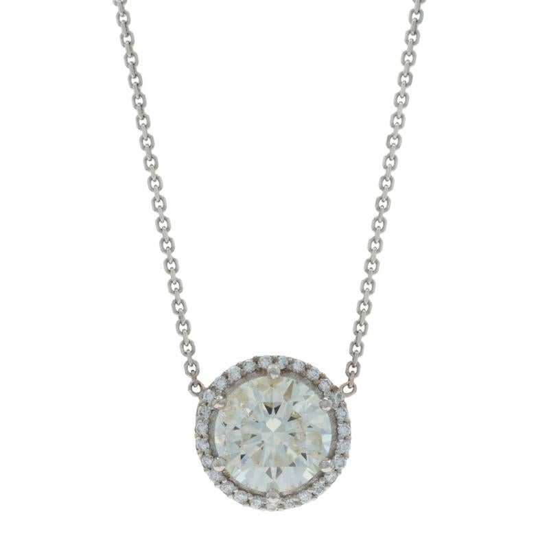 Contenu métallique : Or blanc 14k

Informations sur les pierres

Diamant naturel
Carat(s) : 2.02ct
Coupe : Brillant rond
Couleur : K.
Clarté : I1

Diamants naturels
Carat(s) : .16ctw
Coupe : Brillant rond
Couleur : G
Clarté : VS1 - VS2

Total des